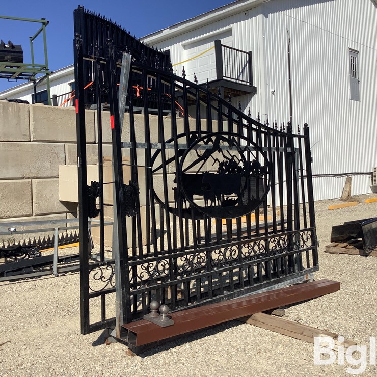 Decorative Cow/Calf Steel Gates
