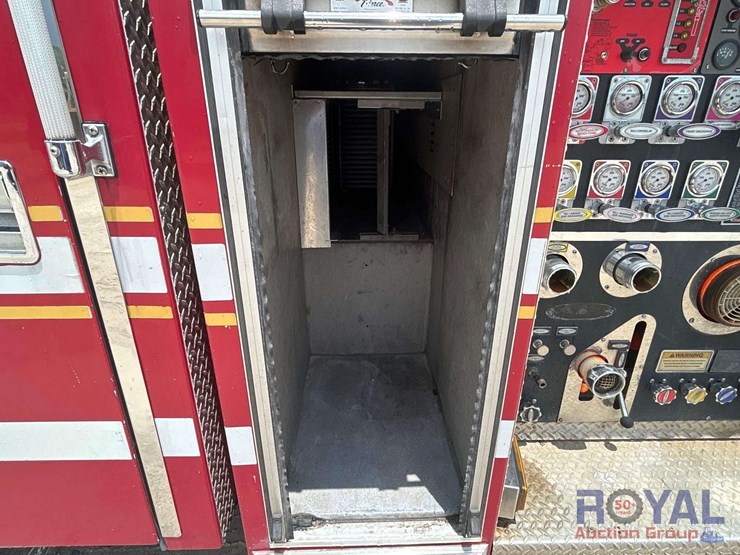 2003-pierce-tilt-cab-foam-pumper-fire-truck-image-23