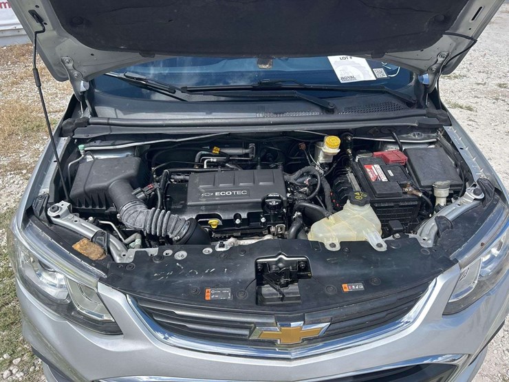 2017-chevrolet-sonic-premier-sedan-image-9