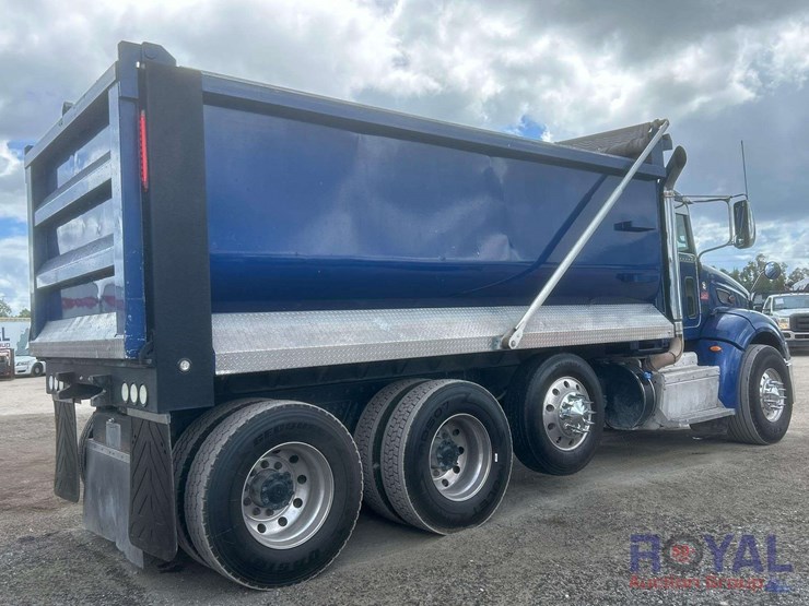 2014-peterbilt-384-image-31
