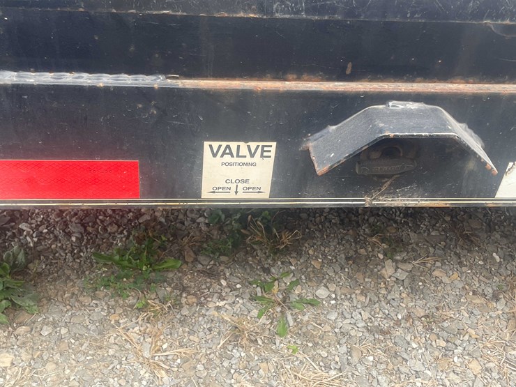 #8618-•-2021-pj-20'-tilt-deck-equipment-trailer-(has-wi-title)-(aps)-image-26