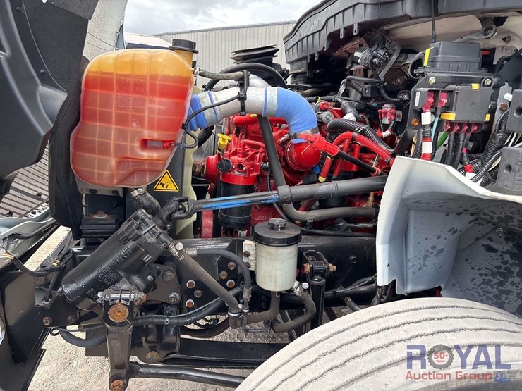 2020-international-mv607-dump-truck-image-7