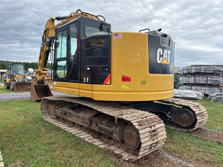 2016-caterpillar-325fl-image-6