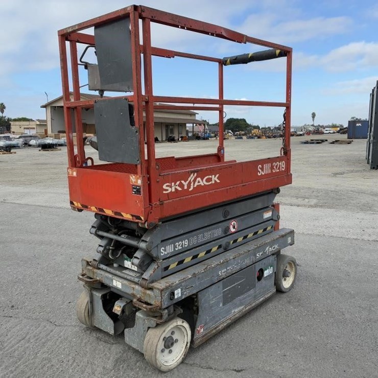 2013 Skyjack SJ-3219 Scissor Lift