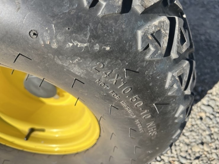 john-deere-gator-tx-image-13