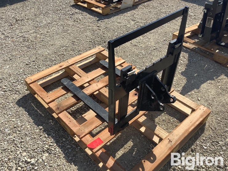mini-excavator-pallet-fork-attachment-image-7