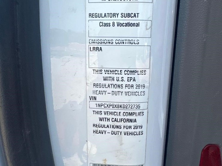 2019-peterbilt-567-image-26