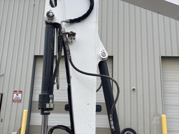 2019-bobcat-e85-image-25