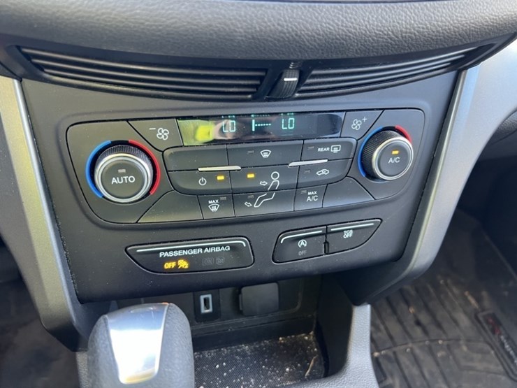 2017-ford-escape-image-32