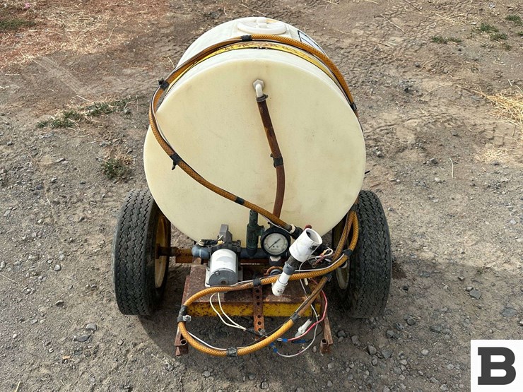 35-gallon-poly-tank-sprayer-image-3