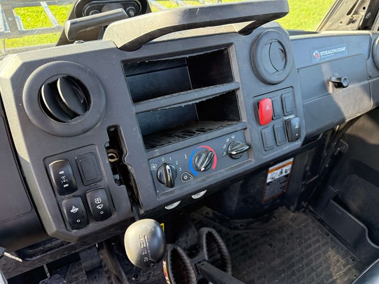 2021-john-deere-gator-image-21