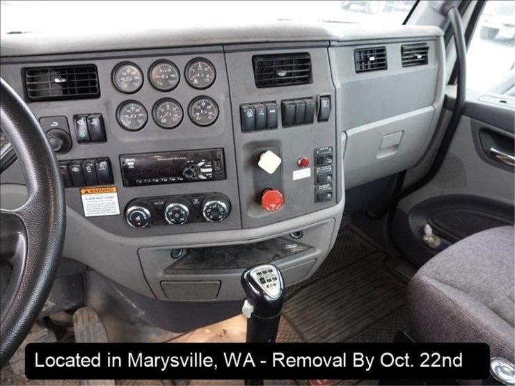 2015-peterbilt-567-image-22