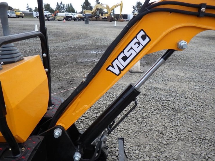 2025-vicsec-vc13-hydraulic-excavator-image-11
