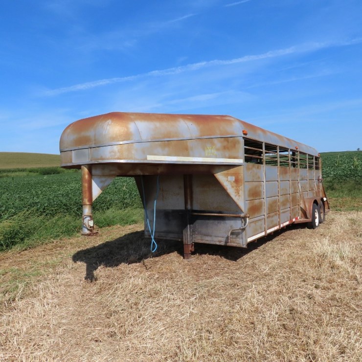 1991 Calico Trails 20 Ft. Gooseneck Stock Trailer