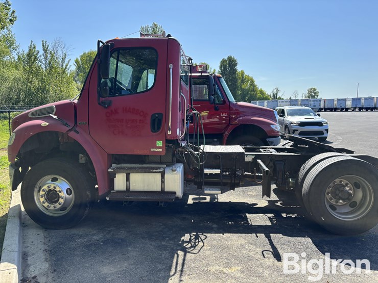 2006-freightliner-m2-truck-tractor-image-7