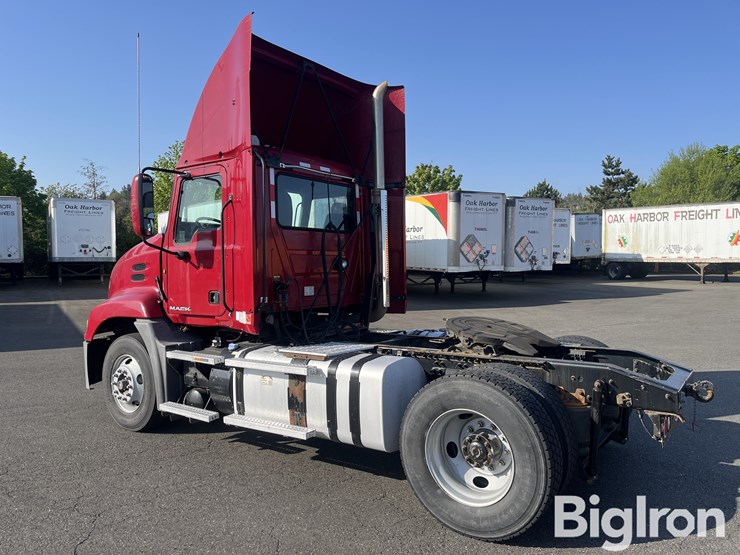 2013-mack-cxu612-truck-tractor-image-7