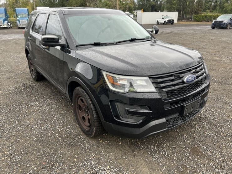 2017-ford-explorer-image-2