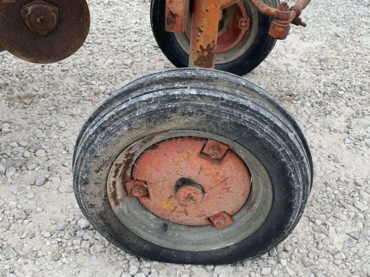 allis-chalmers-model-g-tractor-w/-implements-image-9