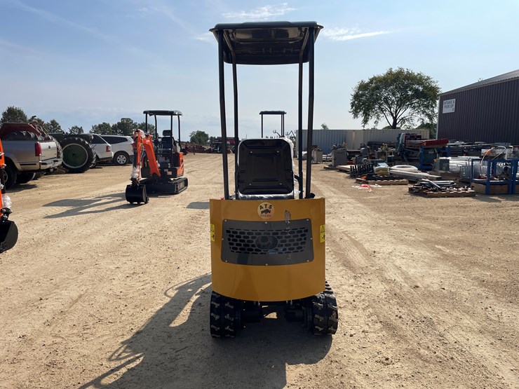 #205-•-new-rt12r-mini-excavator-image-4