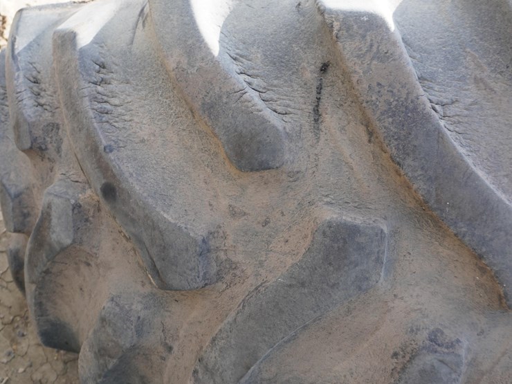 30.5l-32-tires-image-12