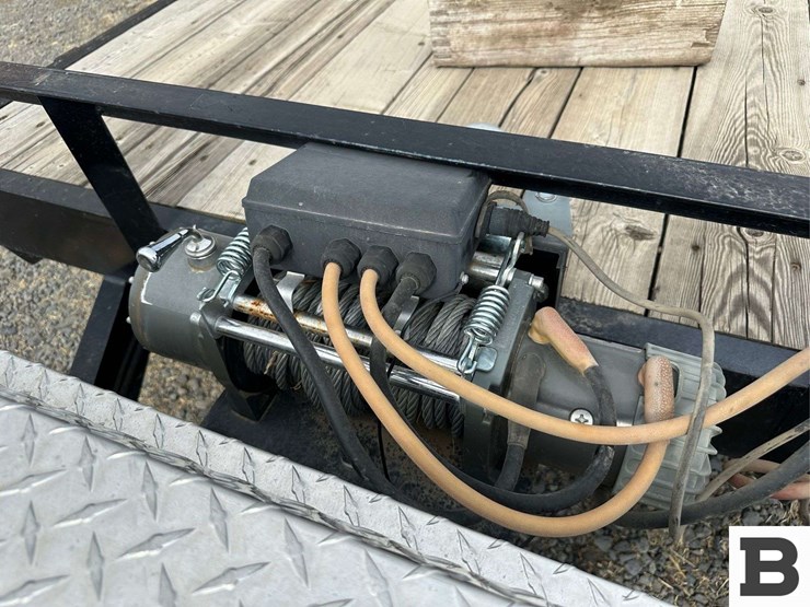 2013-c&b-quality-trailer-works-ct18-6ta-flatbed-trailer-image-14