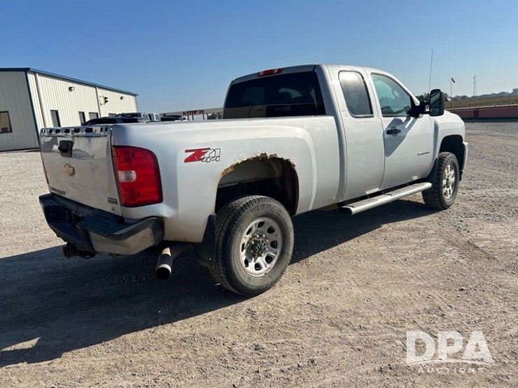 2013-chevrolet-2500hd-image-7