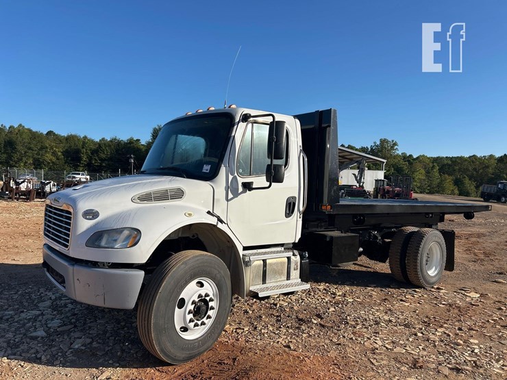 2018-freightliner-business-class-m2-106-image-1
