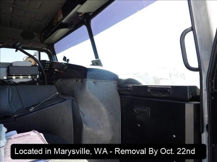 2009-peterbilt-pb320-image-33