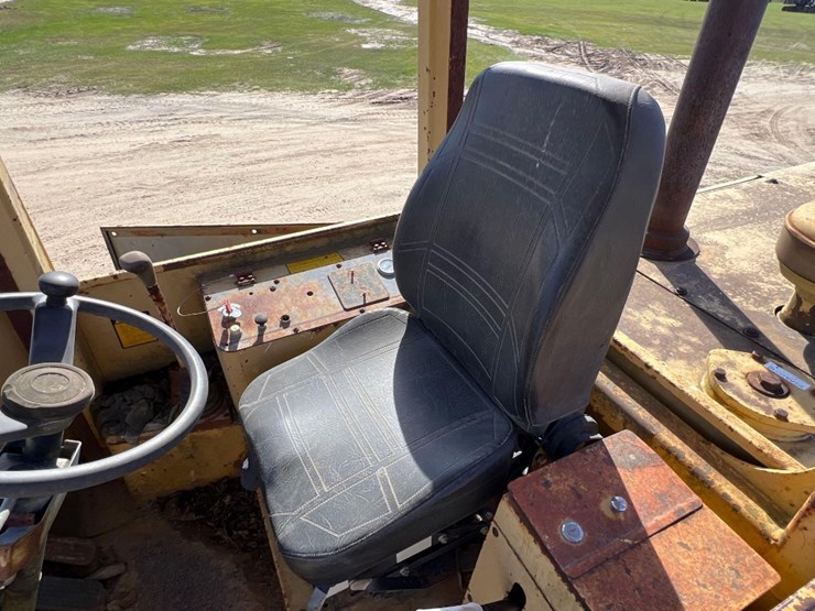 1993-deere-444e-image-27