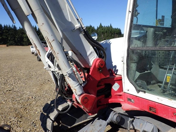 2017-takeuchi-tb290-image-15