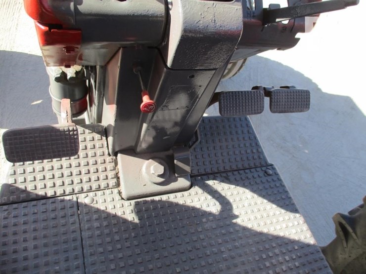 massey-ferguson-180-image-12