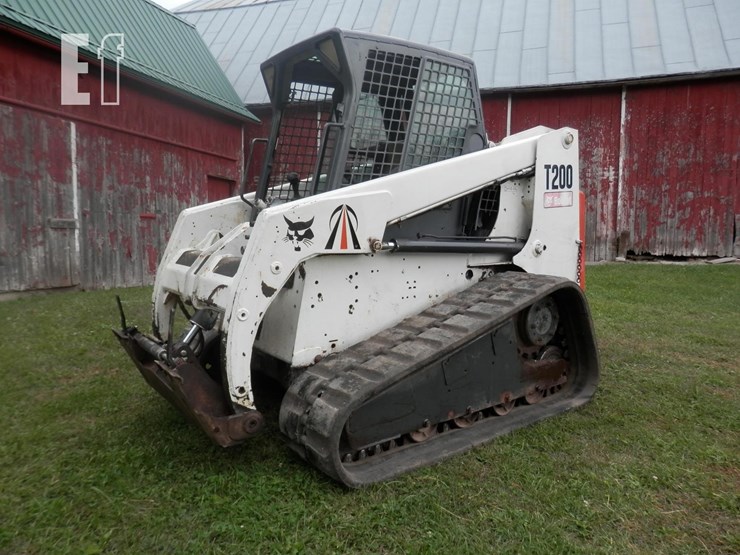 2002-bobcat-t200-image-1