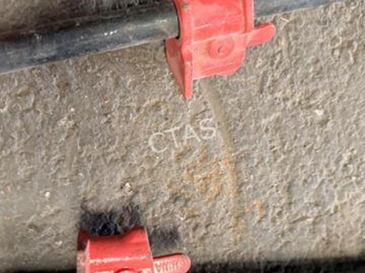 #18-•-(2)-pipe-clamp-fixtures-image-2
