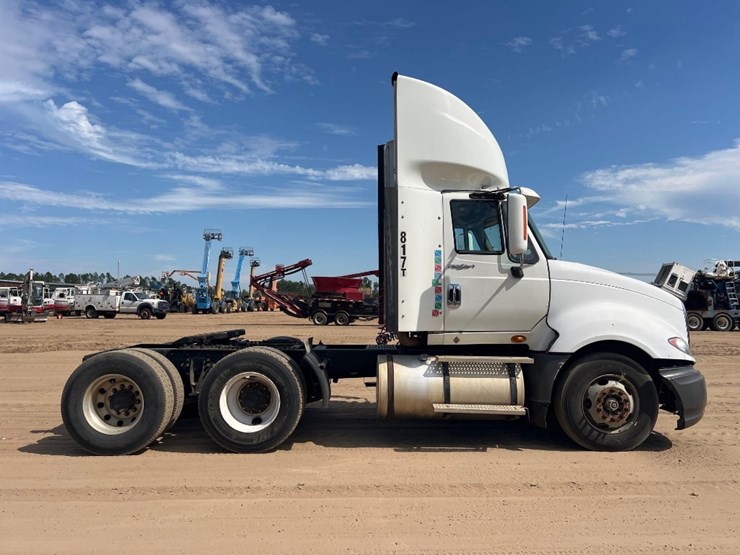 2011-international-prostar-+122-6x4-daycab-road-tr-image-5