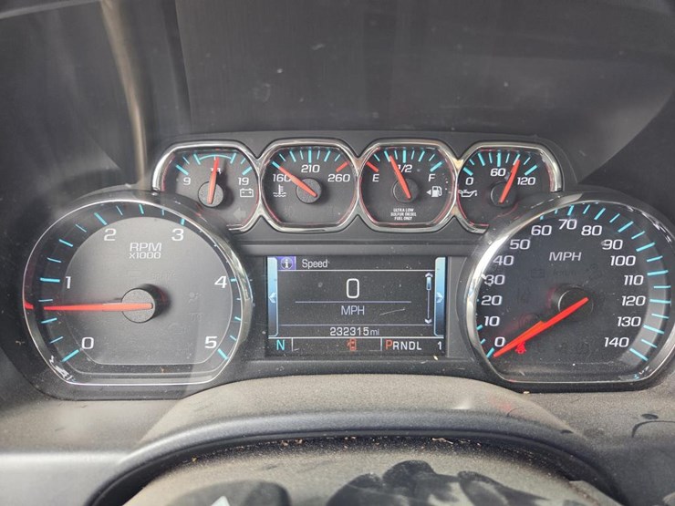 2018-chevrolet-2500-image-47