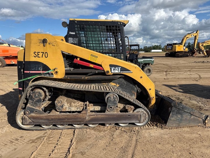 2005-caterpillar-267b-image-7