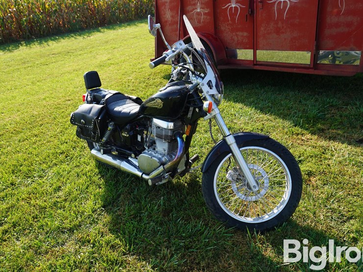 1998-suzuki-savage-ls650-motorcycle-image-3