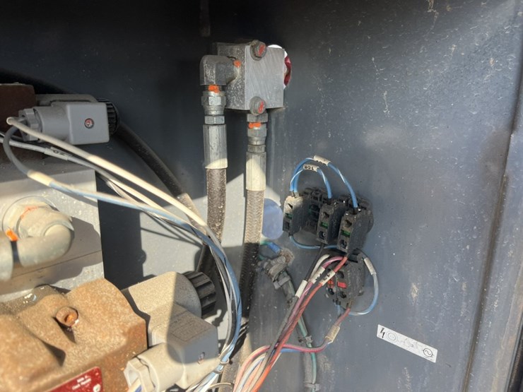 2011-skyjack-sj8841rt-image-34