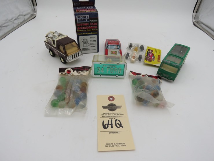 toy-car-and-truck-group-image-1