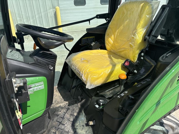 john-deere-1025-image-45
