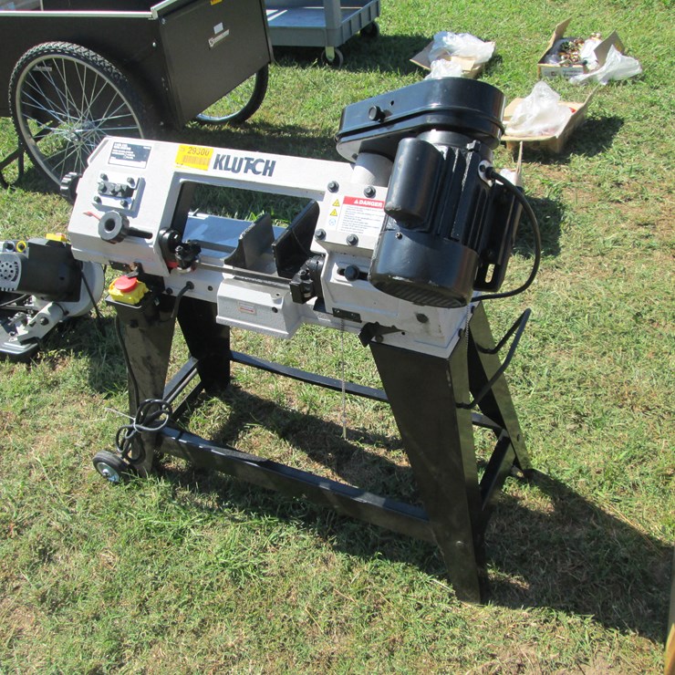 #29300 • Klutch 3/4HP 4 1/2" cut Band Saw 241222236
