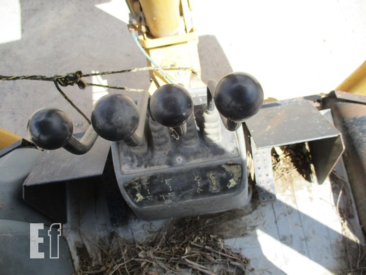 2004-caterpillar-416d-image-11