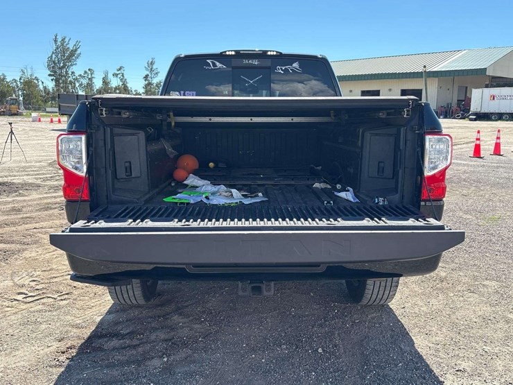 2018-nissan-titan-image-32