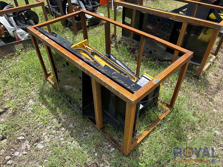 2025-sshh680-hydraulic-hammer/breaker-skid-steer-attachment-image-3