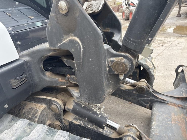 2019-bobcat-e85-image-19