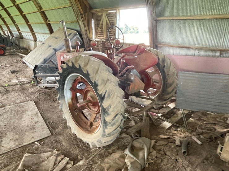 #4484-•-mccormick-super-h-tractor-image-6