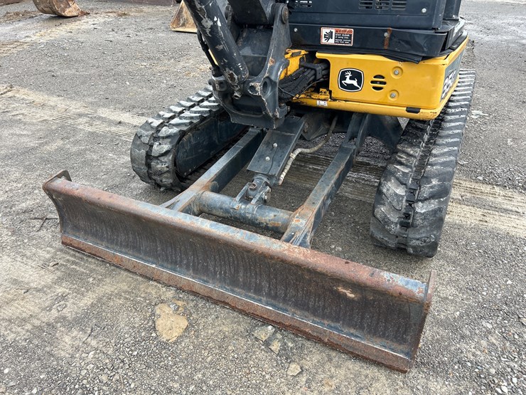 2017-deere-35g-image-9