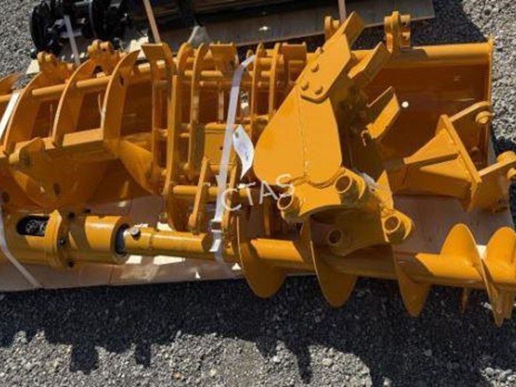 #140-•-cat301-excavator-attachment-set---qty:8-image-3