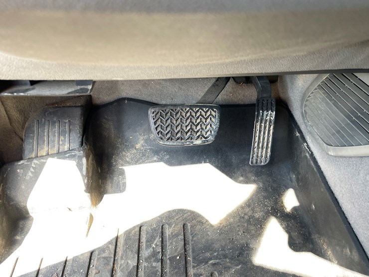 2012-chevrolet-traverse-ls-image-68