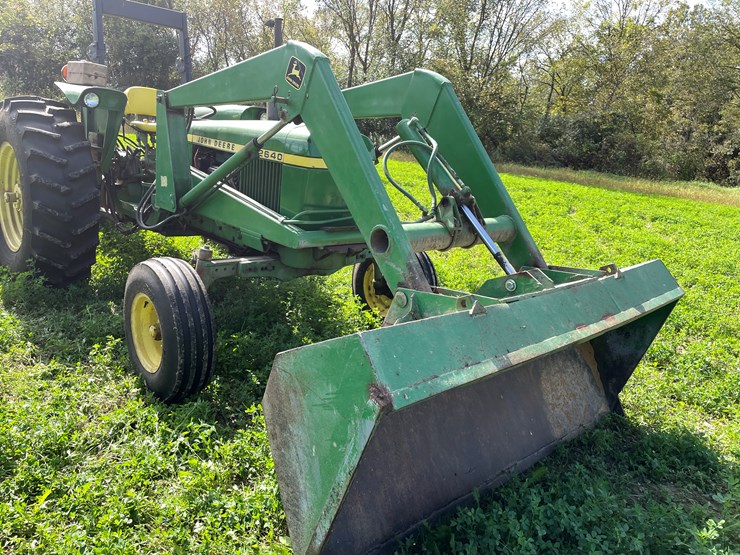 john-deere-2640-image-35